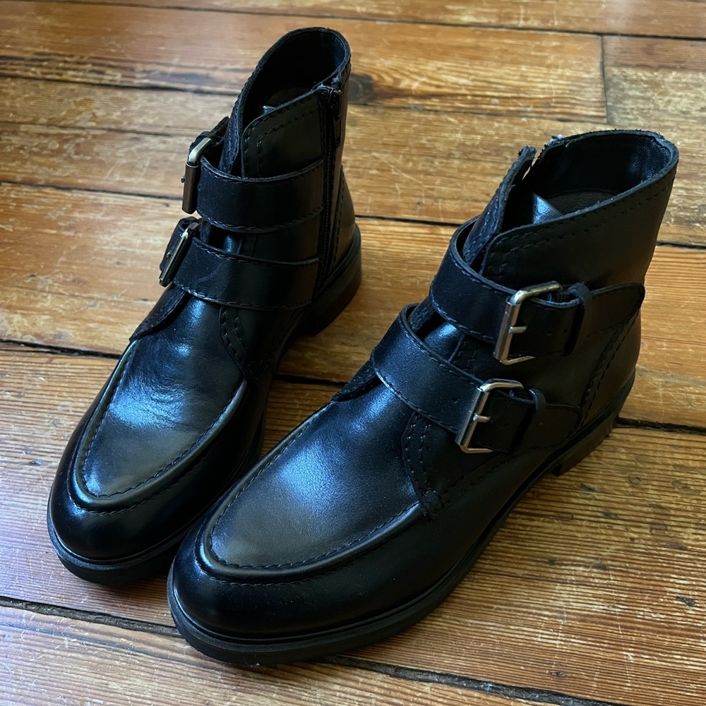 Seychelles Doing it Right black leather buckle boots New never worn, size 7